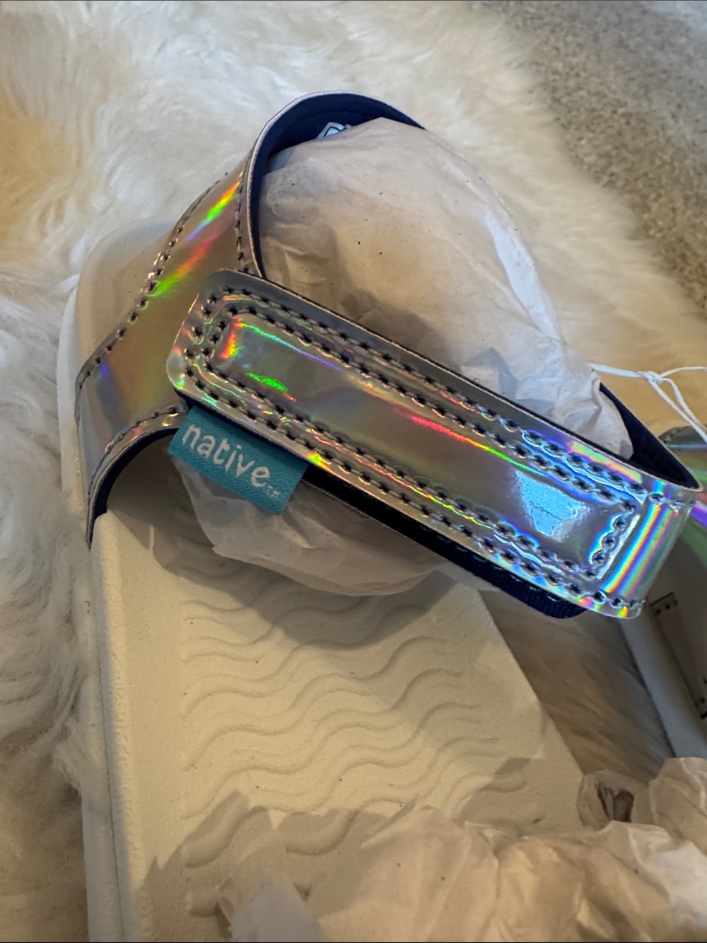 NWT Size 1 Native Shoes Kids Charley Holographic Sandal - Iridescent! - Picture 11 of 14
